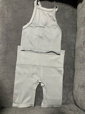 wild fable Light Gray Ribbed Tank and Bike Leggings Set